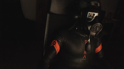 r1slaved live cam on Cam4
