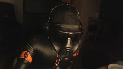 r1slaved live cam on Cam4