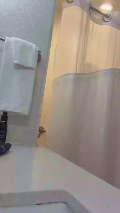 raelynnbby live cam on Cam4