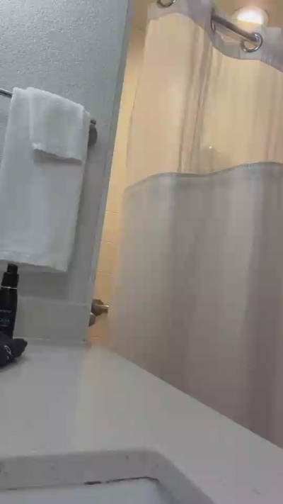 raelynnbby live cam on Cam4