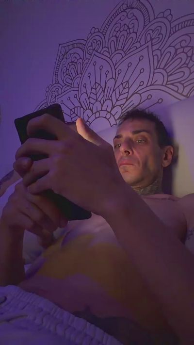 rafanoemi2 live cam on Cam4