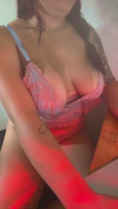 rainhadafinesse live cam on Cam4