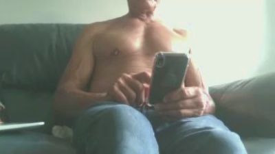 ralphhasone live cam on Cam4