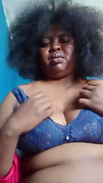 randja live female webcam from Madagascar