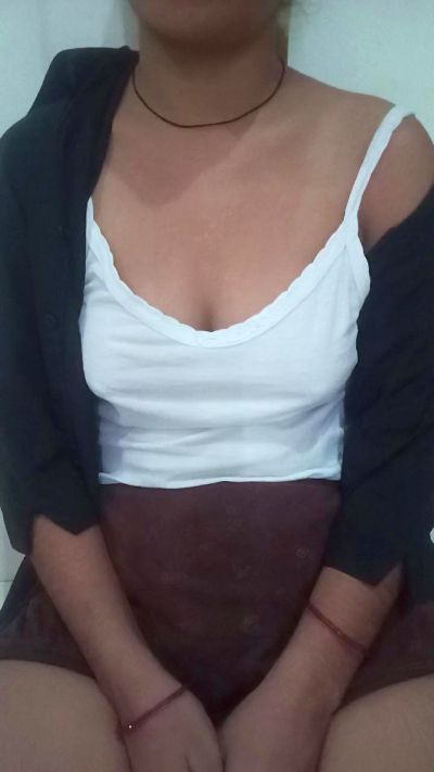 rani64 live cam on Cam4