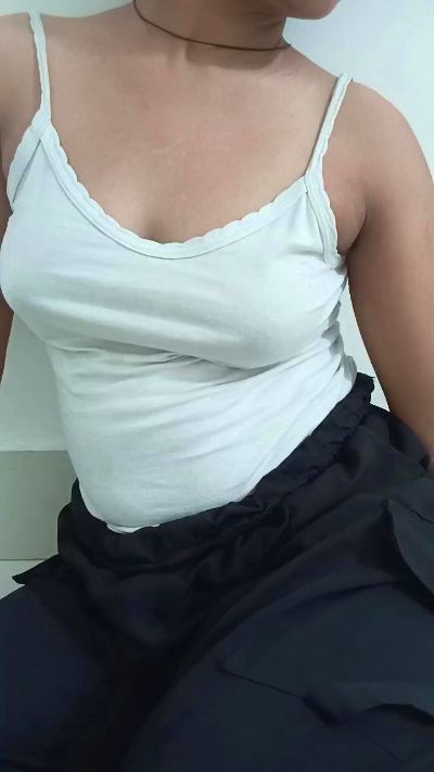 rani64 live cam on Cam4