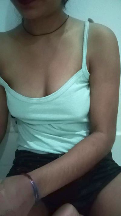 rani64 live cam on Cam4