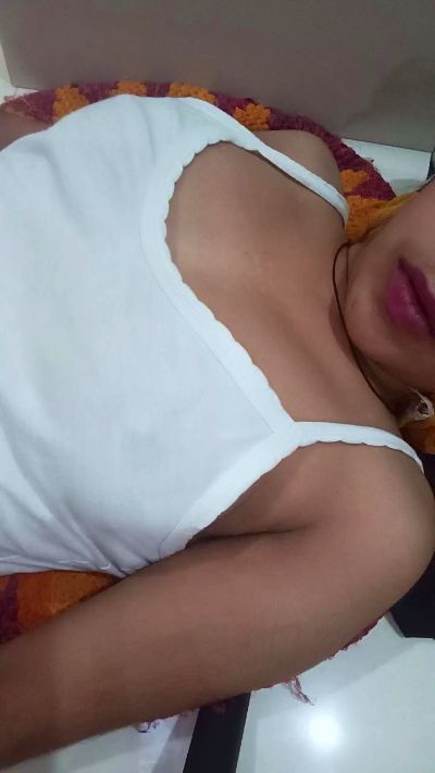 rani64 live cam on Cam4