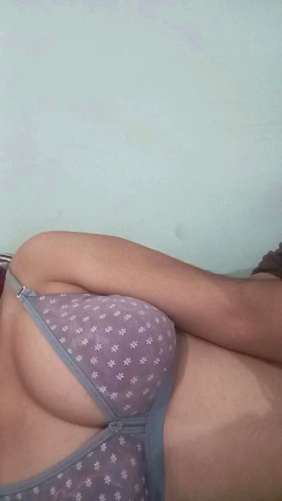 rani64 live cam on Cam4