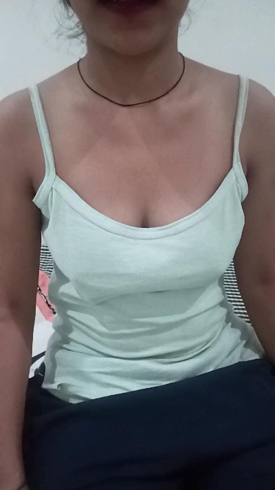 rani64 live cam on Cam4
