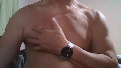 raul1053 live cam on Cam4