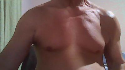 raul1053 live cam on Cam4