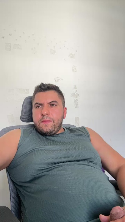 raulgzz4 live cam on Cam4
