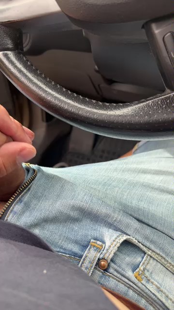 raulmorbomadrid live cam on Cam4