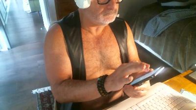 rbear4u live cam on Cam4