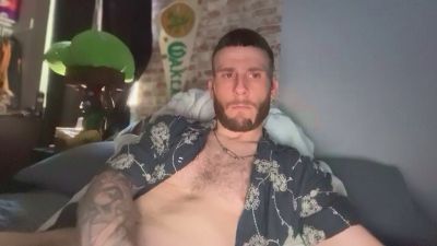 reallygoated95 live cam on Cam4