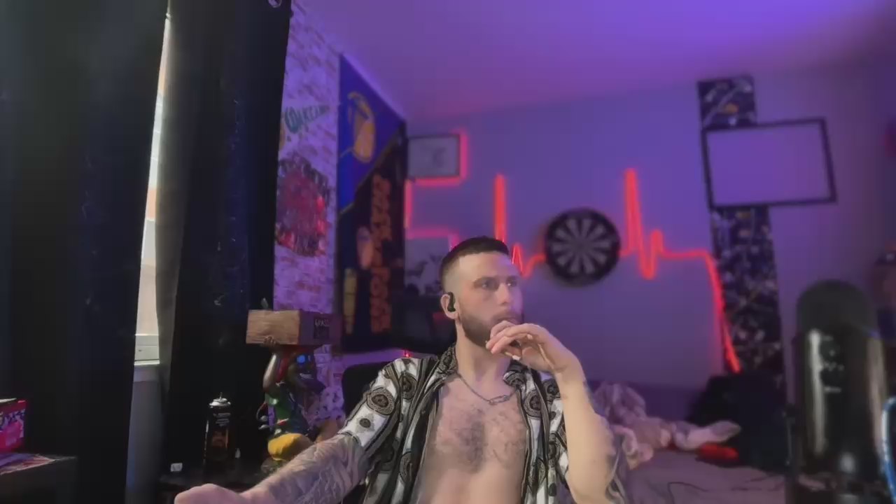 reallygoated95 live cam on Cam4