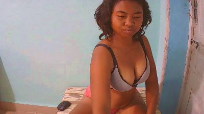 rebecca0083 live cam on Cam4
