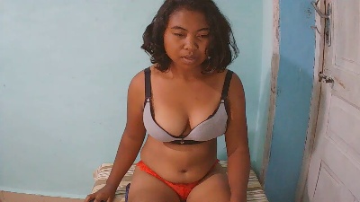 rebecca0083 live cam on Cam4