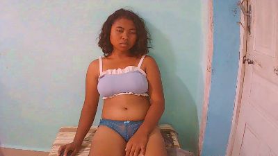 rebecca0083 live cam on Cam4
