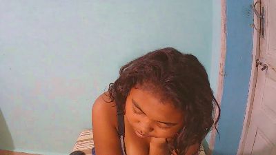 rebecca0083 live cam on Cam4