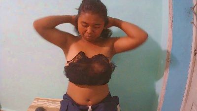 rebecca0083 live cam on Cam4
