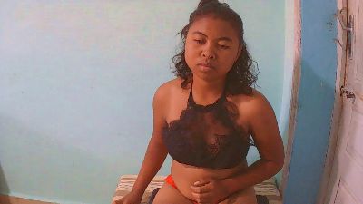 rebecca0083 live cam on Cam4
