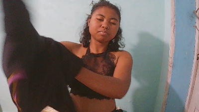 rebecca0083 live cam on Cam4