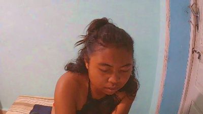 rebecca0083 live cam on Cam4