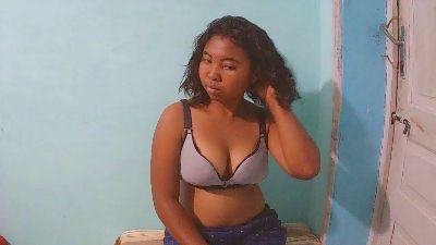rebecca0083 live cam on Cam4
