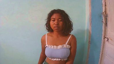 rebecca0083 live cam on Cam4