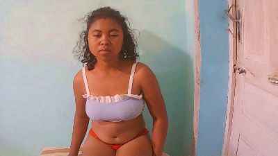 rebecca0083 live cam on Cam4