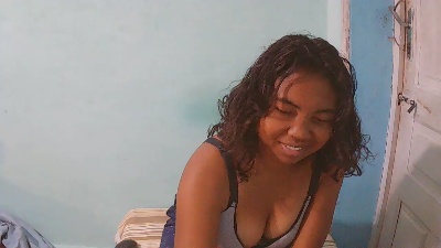 rebecca0083 live cam on Cam4