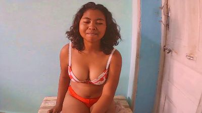 rebecca0083 live cam on Cam4