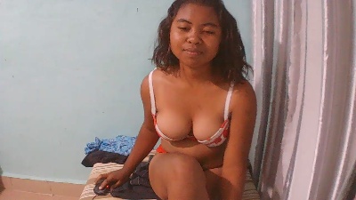 rebecca0083 live cam on Cam4