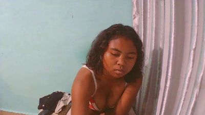 rebecca0083 live cam on Cam4