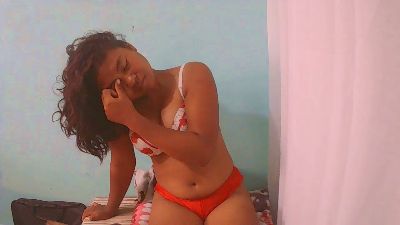 rebecca0083 live cam on Cam4