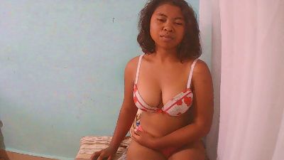 rebecca0083 live cam on Cam4