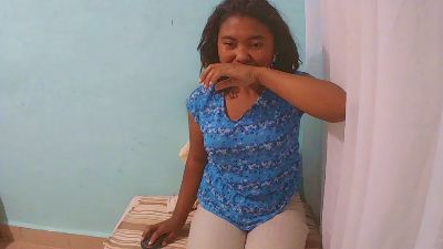 rebecca0083 live cam on Cam4