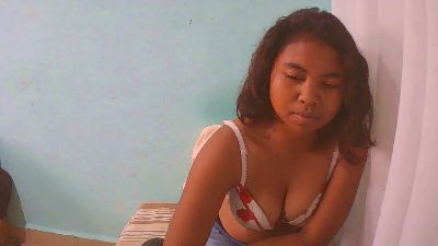 rebecca0083 live cam on Cam4