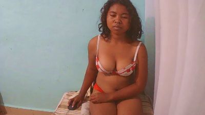 rebecca0083 live cam on Cam4