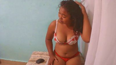 rebecca0083 live cam on Cam4