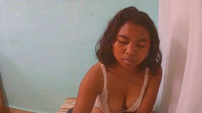 rebecca0083 live cam on Cam4