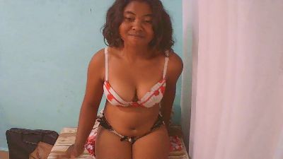 rebecca0083 live cam on Cam4