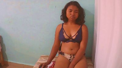 rebecca0083 live cam on Cam4