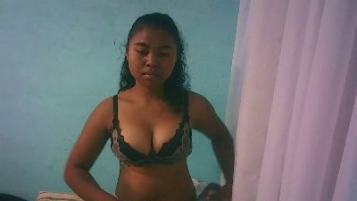 rebecca0083 live cam on Cam4