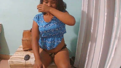 rebecca0083 live cam on Cam4