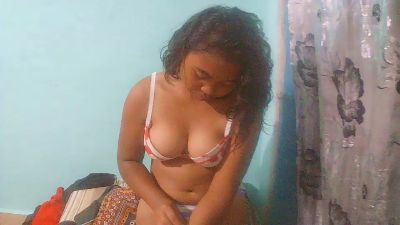 rebecca0083 live cam on Cam4