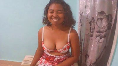 rebecca0083 live cam on Cam4