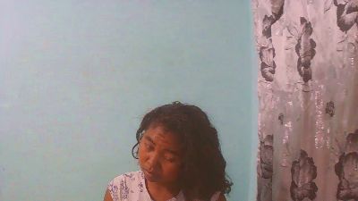 rebecca0083 live cam on Cam4
